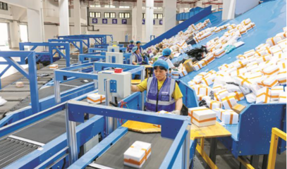 快递迎高峰 严把安全关 筑牢物流管理服务的坚固防线